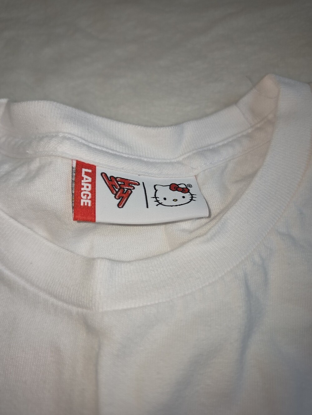Hypland x Hello Kitty Sanrio Graphic T-Shirt White Toy Blocks Size Large - Picture 5 of 7